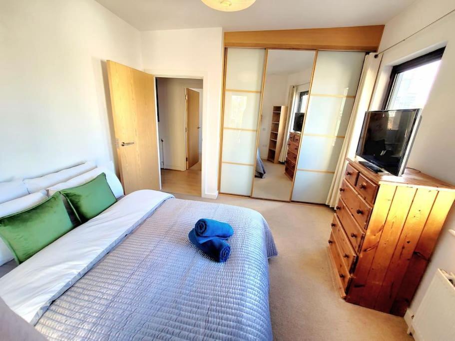 Battersea Power Station Suite London Eksteriør billede